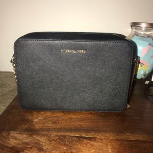 Michael Kors Large Jet Set Crossbody!